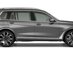 Szary BMW X7 2025 z eleganckimi felgami i chromowanymi detalami, gotowy na każdą podróż.