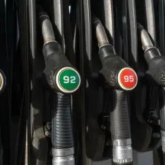 Dlaczego benzyna drożeje? Odkryj szokujące przyczyny wzrostu cen