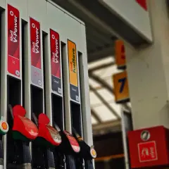 Dozowniki Shell V-Power i FuelSave na stacji paliw. Czy to benzyna, czy diesel? Wybór należy do Ciebie!
