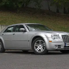 Opinie Chrysler 300C: jaki silnik wybrać, by uniknąć problemów?