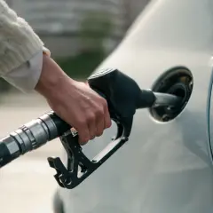 Benzyna czy diesel do miasta: który wybór pozwoli zaoszczędzić?
