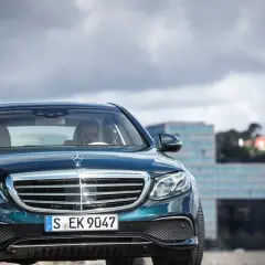 Mercedes W213 jaki silnik - poznaj najlepsze opcje i ich osiągi