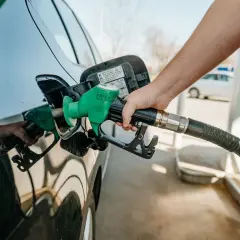Gdzie najlepiej tankować benzynę, aby zaoszczędzić na paliwie?