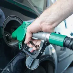 Dlaczego ropa jest droższa od benzyny? Odkryj zaskakujące powody
