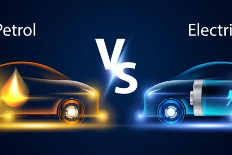 Samochód spalinowy z kroplą paliwa kontra elektryczny bev z symbolem błyskawicy.