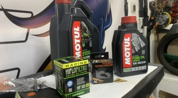 Motul 5100 vs 7100 – który olej zapewni lepszą ochronę silnika?