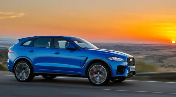 Jaguar F-Pace: jaki silnik wybrać, aby uniknąć wysokich kosztów?