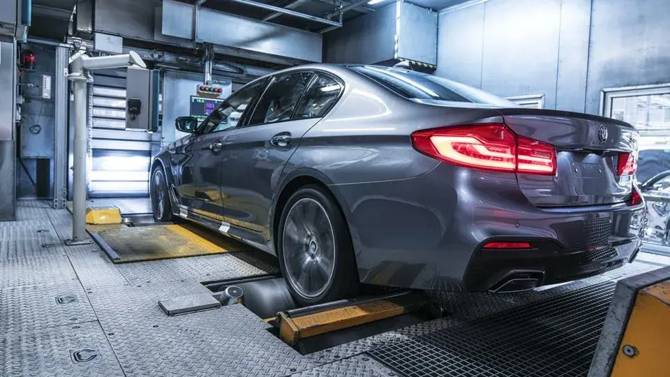 BMW G30 jaki silnik wybrać – najlepsze opcje dla oszczędności i mocy